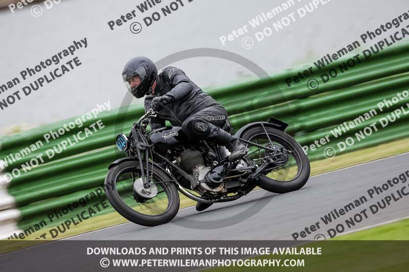 Vintage motorcycle club;eventdigitalimages;mallory park;mallory park trackday photographs;no limits trackdays;peter wileman photography;trackday digital images;trackday photos;vmcc festival 1000 bikes photographs